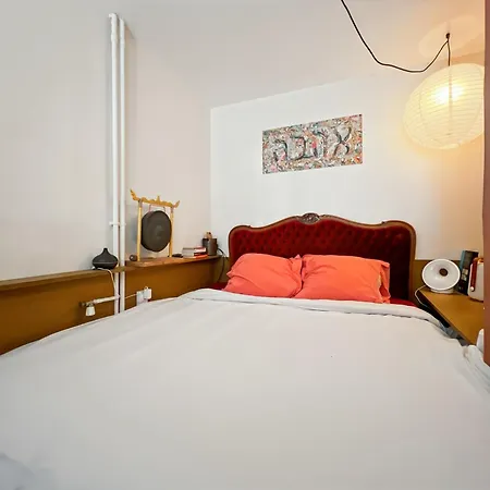 Sunny Flat Steps From Metro & Shops In Montmartre Area * Paris