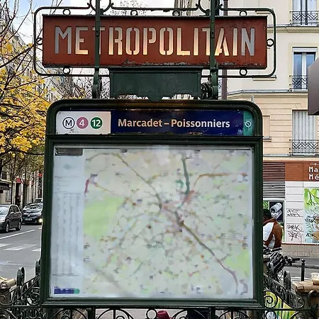 Sunny Flat Steps From Metro & Shops In Montmartre Area Paris